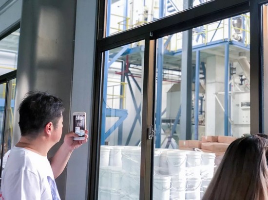 f13f622cb3f44cbb947a9f94a8bf4d30